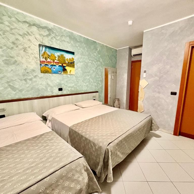 Albergo Posta - Camera Matrimoniale con Letto Supplementare - 7