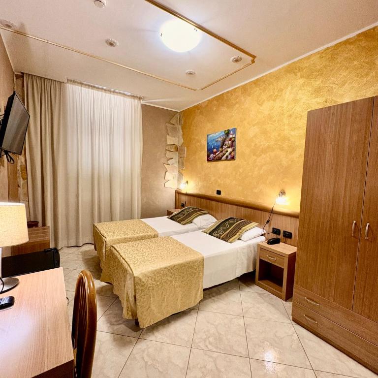 Albergo Posta - Camera Doppia con Letti Singoli - 9