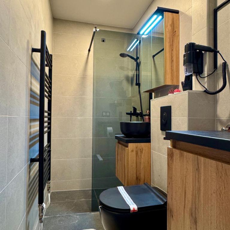 Rose Nest Airport Apartment - Self Check-In - Free parking - Apartman - 6