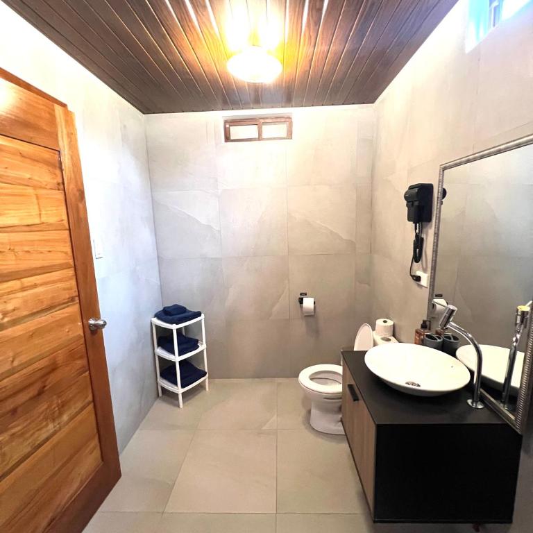 Black Pearl - Double or Twin Room with Private Bathroom - 2