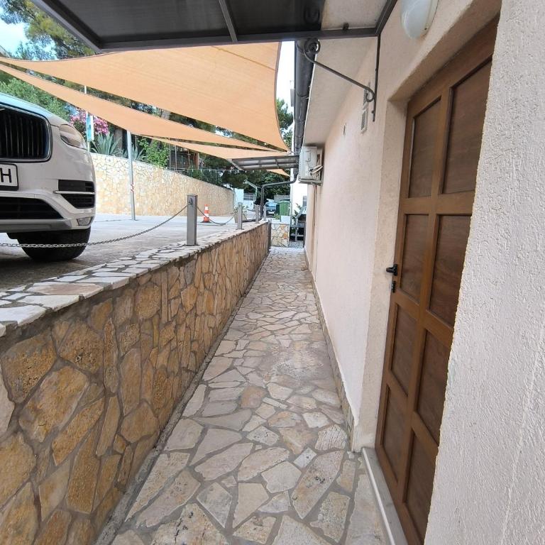 Villa Roan - Apartment with Sea View - 18