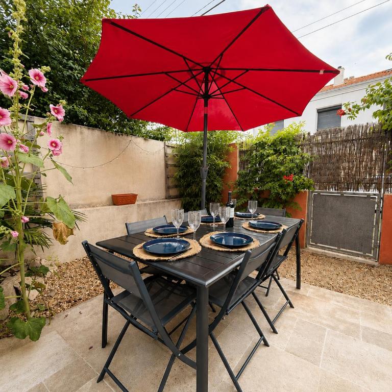 Le Flamant Rose, proche centre-ville avec terrasse - Maison 1 Chambre - 17