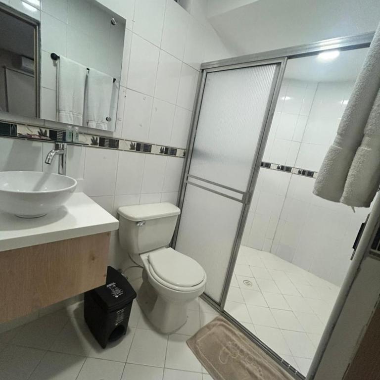 Hotel Villa Real 70 Laureles - Superior Triple Room - 5