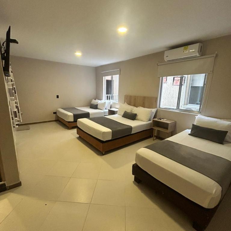 Hotel Villa Real 70 Laureles - Superior Quadruple Room - 7