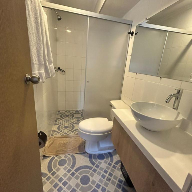 Hotel Villa Real 70 Laureles - Superior Quadruple Room - 10