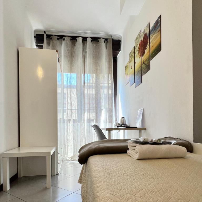 Guest House Brianza Room - Camera Singola Standard con Bagno in Comune - 8