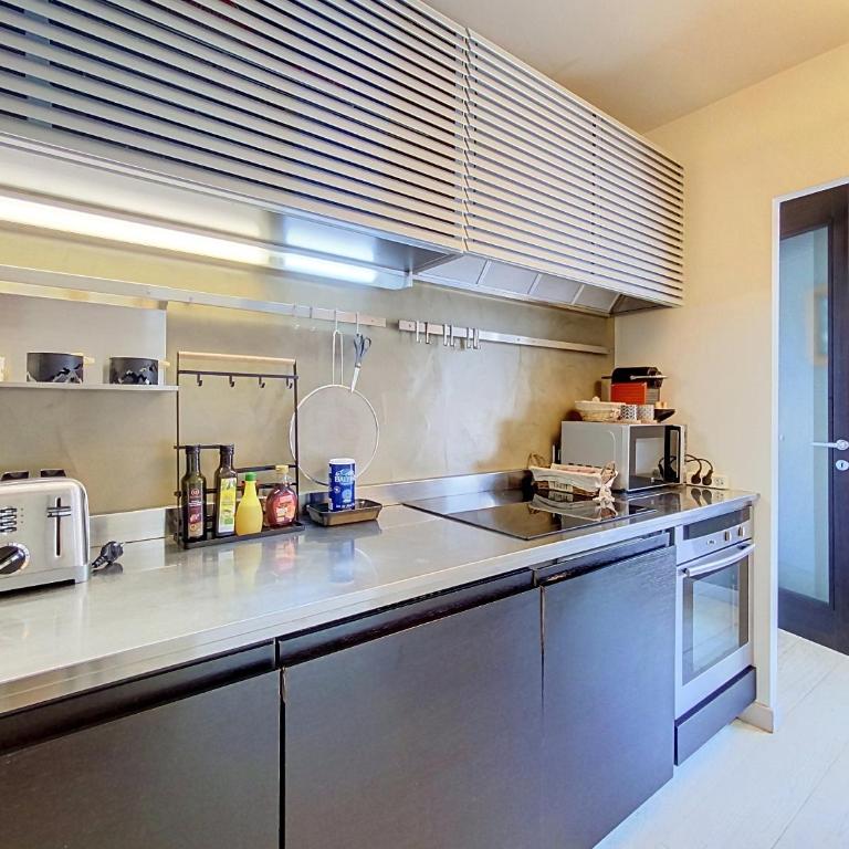 Two bedroom apartment, Hypercenter, terrace Mont Blanc, parking - Two-Bedroom Apartment - 32