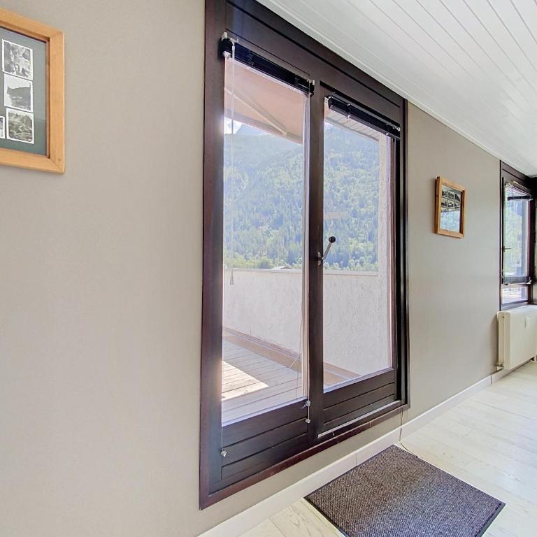 Two bedroom apartment, Hypercenter, terrace Mont Blanc, parking - Two-Bedroom Apartment - 24