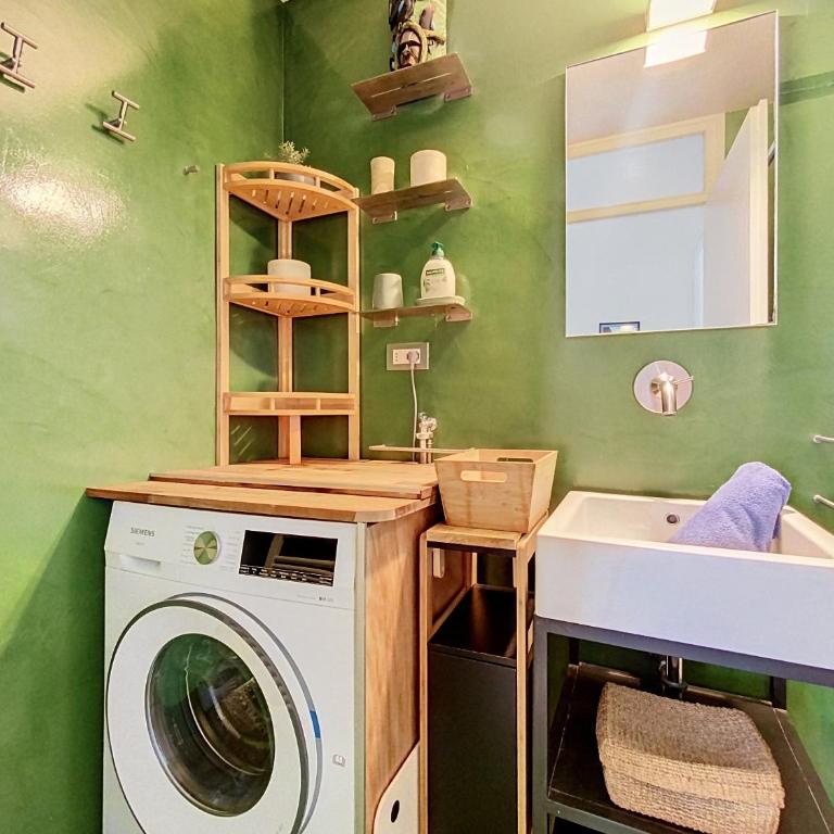Two bedroom apartment, Hypercenter, terrace Mont Blanc, parking - Two-Bedroom Apartment - 29