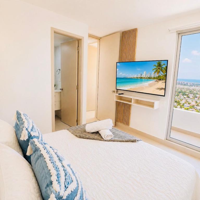 Ivory Tide, Sea View, Pool & Coastal Calm - Three-Bedroom Apartment with Sea View - 6