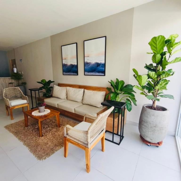 Ivory Tide, Sea View, Pool & Coastal Calm - Three-Bedroom Apartment with Sea View - 23