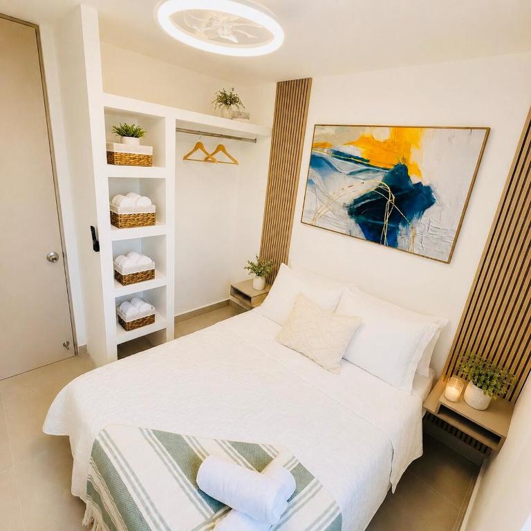 Ivory Tide, Sea View, Pool & Coastal Calm - Three-Bedroom Apartment with Sea View - 26