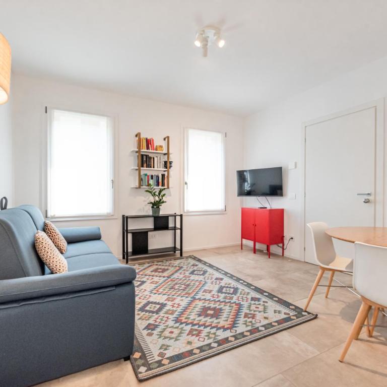Elegant City-Center Apartment in Villa - Private Parking - Apartamento de 1 dormitorio - 1
