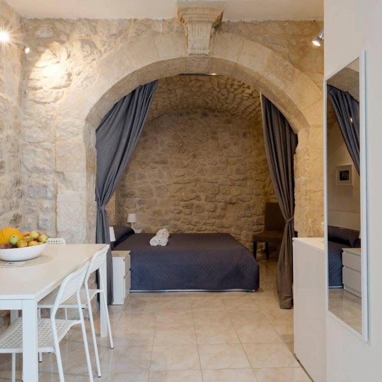 Casa Nerina in centro Scicli - Two-Bedroom Deluxe Apartment - 6