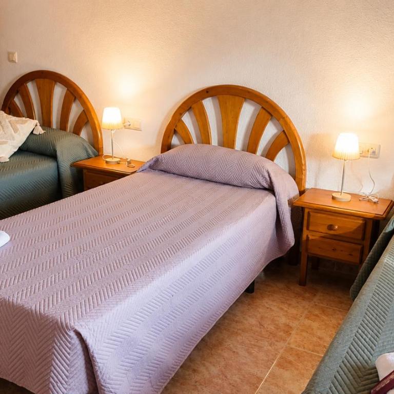 Pensión San Cristóbal by Bossh! Hotels - Habitación Triple Básica con baño compartido - 2