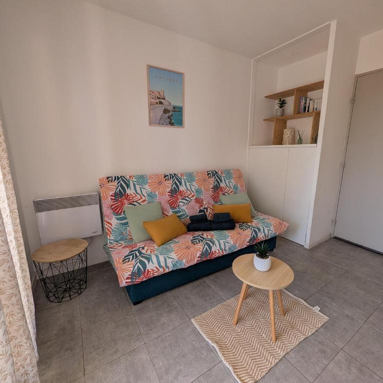 NEW Solex Studio climatisé parking Antibes Gare Port Fort Carré - One-Bedroom Apartment - 5