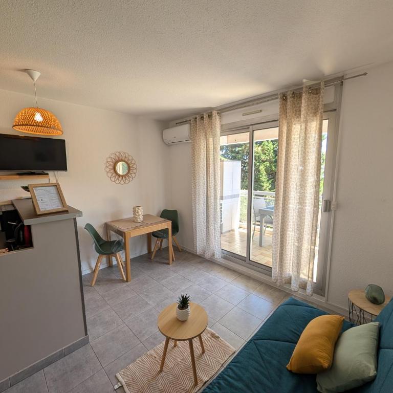 NEW Solex Studio climatisé parking Antibes Gare Port Fort Carré - One-Bedroom Apartment - 1