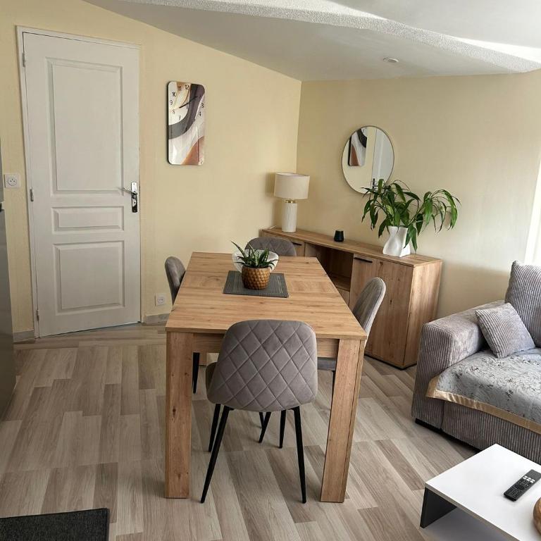 Vivez l'expérience des 24h du Mans dans une maison d'exception à seulement 7 min à pied du Circuit - One-Bedroom Apartment - 3