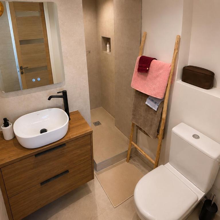 Parenthèse Uzétienne - Studio climatisé tout confort avec terrasse - Appartement 1 Chambre - 11