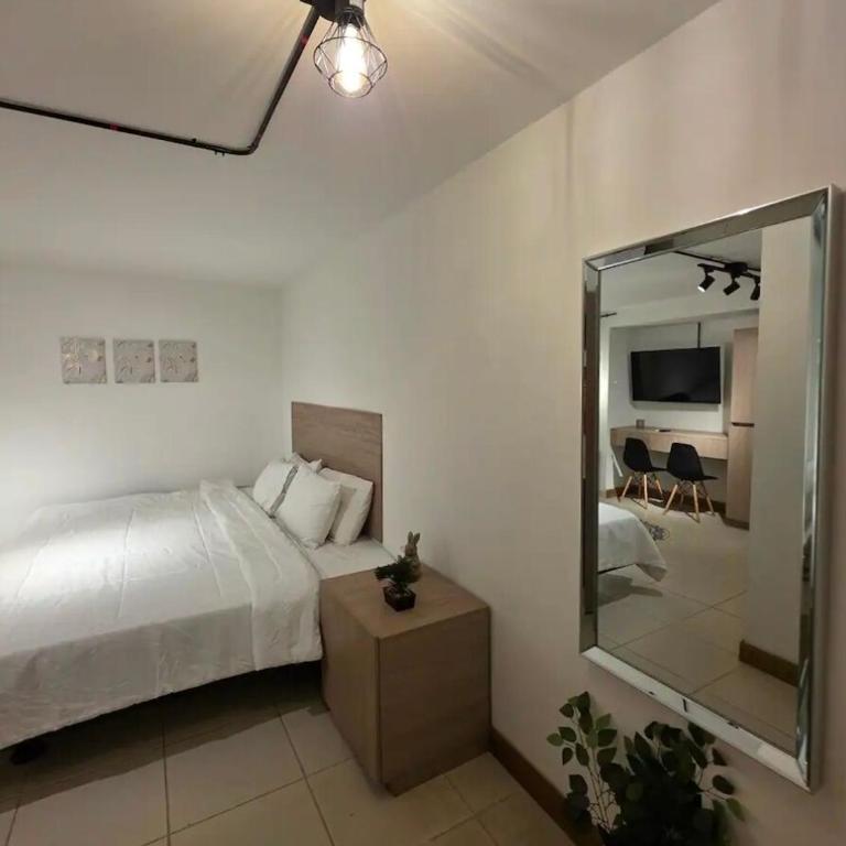 Yarumo Chill Room in El Poblado, Medellin wc AC - One-Bedroom Apartment - 6