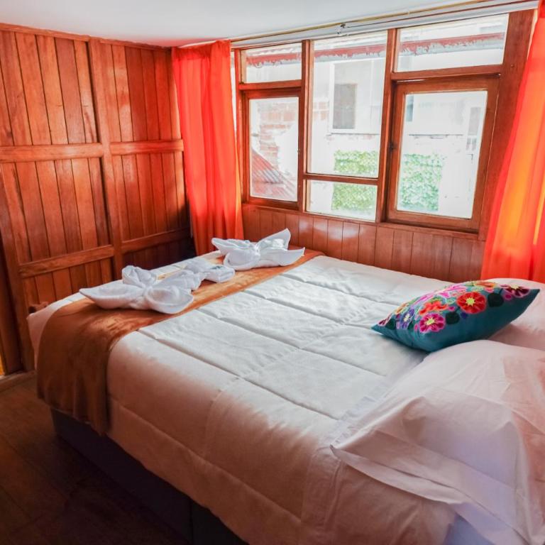 MALLQUICHA Accomodation and tours - Double Room with Mountain View - 15