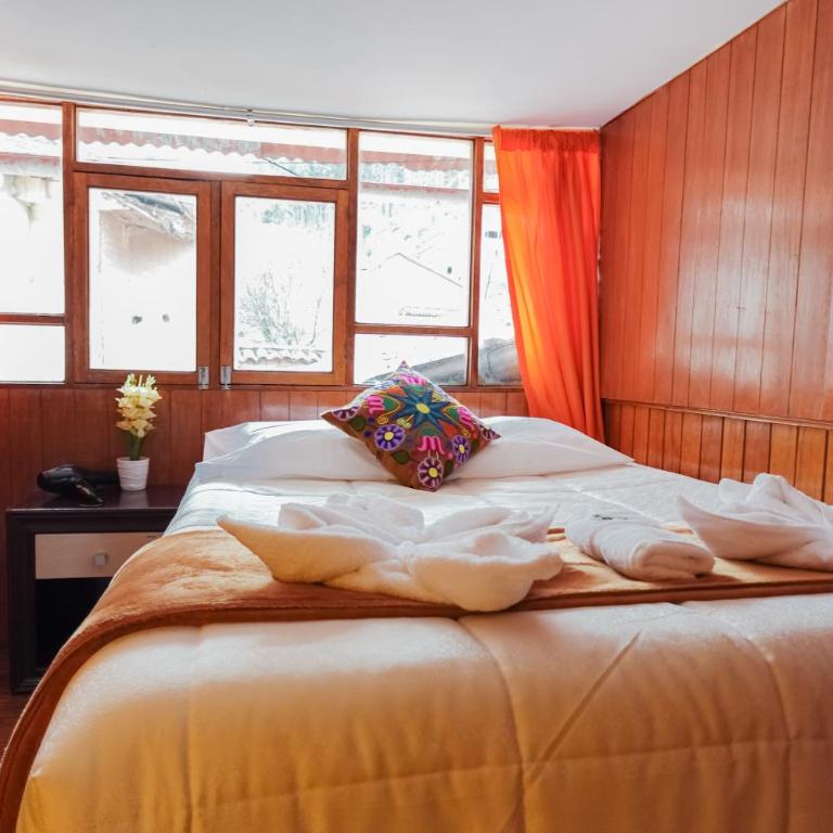 MALLQUICHA Accomodation and tours - Double Room with Private Bathroom - 6