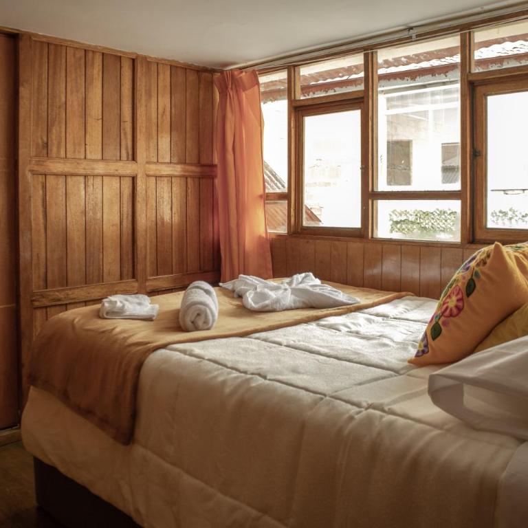 MALLQUICHA Accomodation and tours - Double Room with Private Bathroom - 2