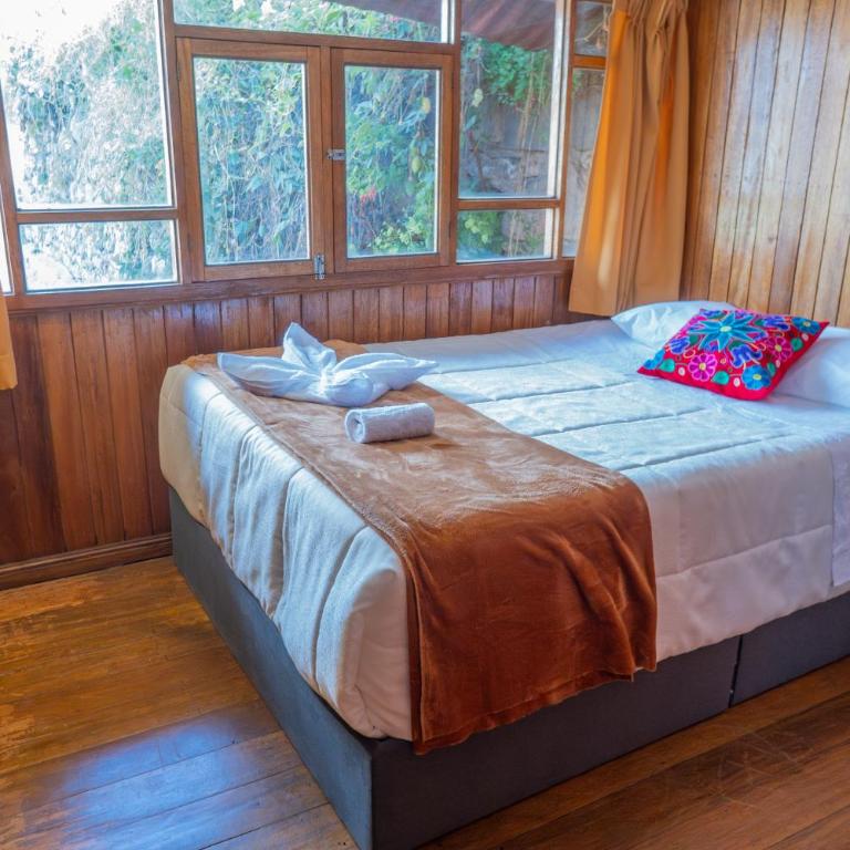 MALLQUICHA Accomodation and tours - Double Room with Mountain View - 10