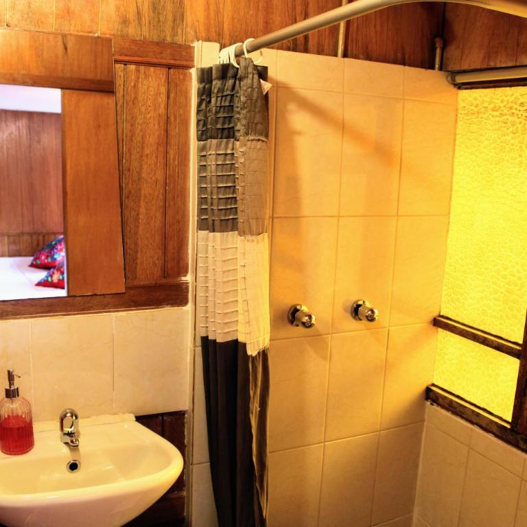 MALLQUICHA Accomodation and tours - Double Room with Mountain View - 7