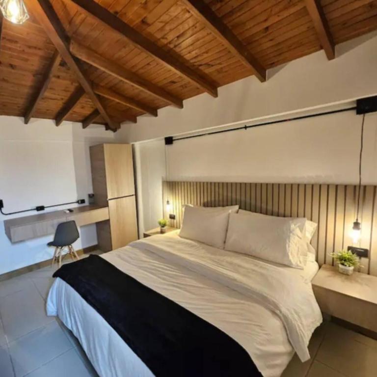 Tierra Cozy Room in El Poblado, Medellin - One-Bedroom Apartment - 1