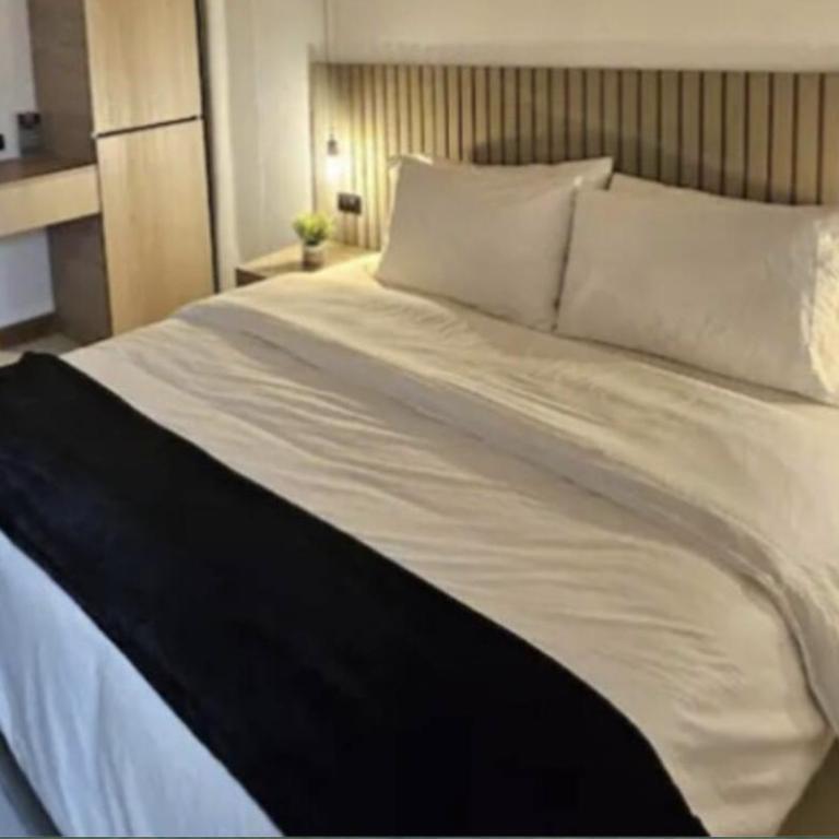 Tierra Cozy Room in El Poblado, Medellin - One-Bedroom Apartment - 3