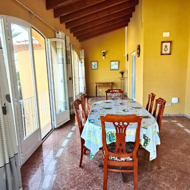 confortable villa at only 100 meter from the beach, supermarkets and the restaurants - Villa mit 3 Schlafzimmern - 5