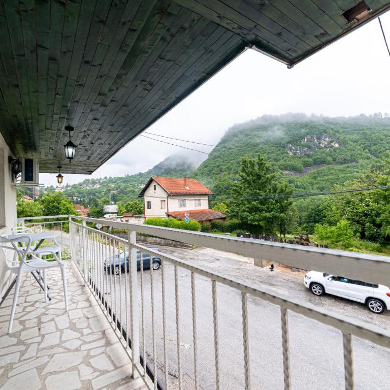 Aparthotel HayatHills - Deluks Dvokrevetna Soba sa Bračnim Krevetom/Zasebnim Krevetima i Balkonom - 4