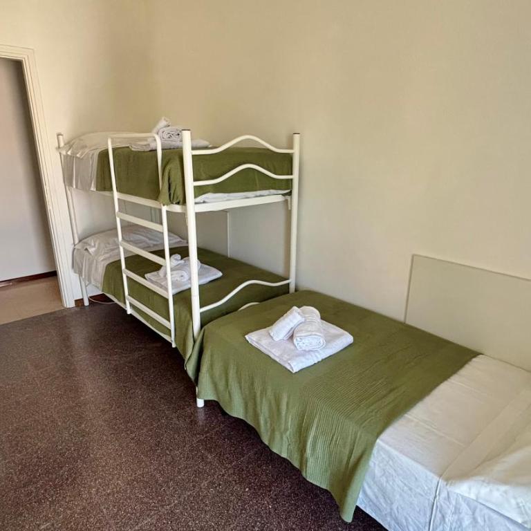 Spacious and central - 5 minutes from the beach - Appartement 3 Chambres - 14