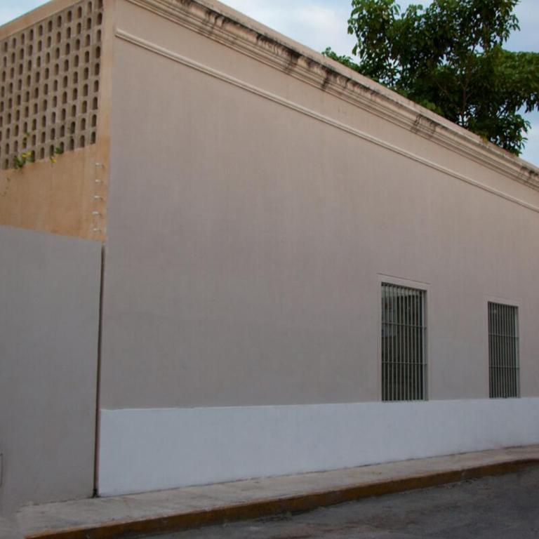 Renovated Colonial House with Private Pool - One-Bedroom House - 67