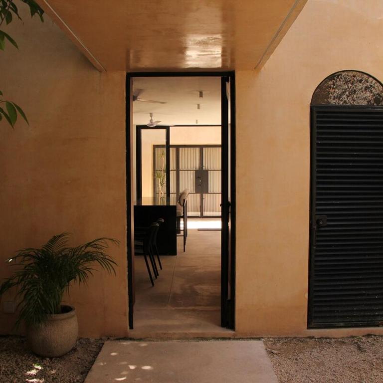 Renovated Colonial House with Private Pool - One-Bedroom House - 87