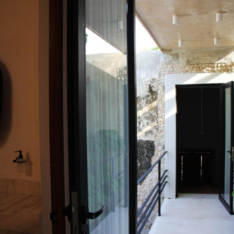 Renovated Colonial House with Private Pool - One-Bedroom House - 88