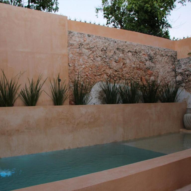 Renovated Colonial House with Private Pool - One-Bedroom House - 92