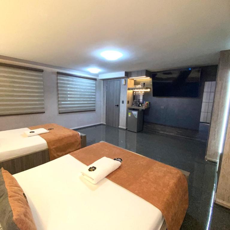 Hotel Bacatá Isla - Double Room with Two Double Beds - 3
