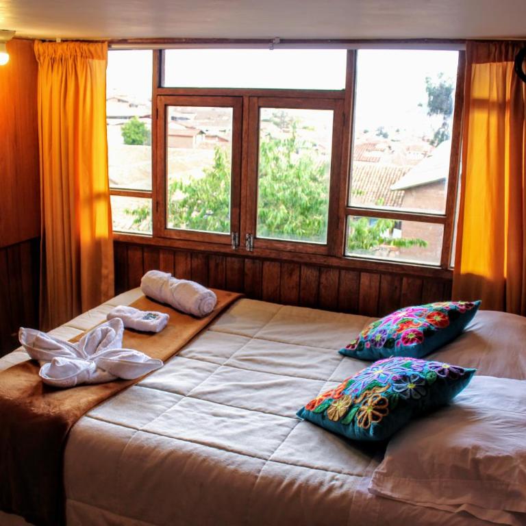 MALLQUICHA Accomodation and tours - Double Room with Mountain View - 5