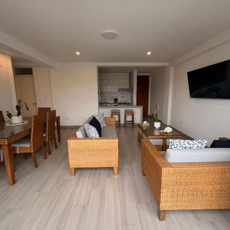 Punta Hermosa Apartment - Three-Bedroom Apartment - 10