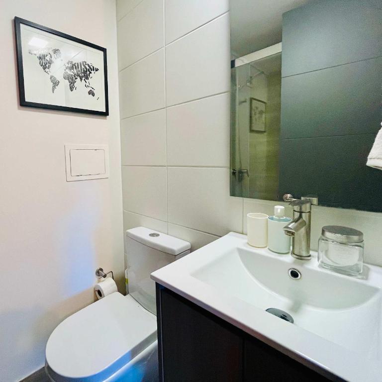 Modern Studio in Downtown Santiago Parking AC Gym - One-Bedroom Apartment - 25