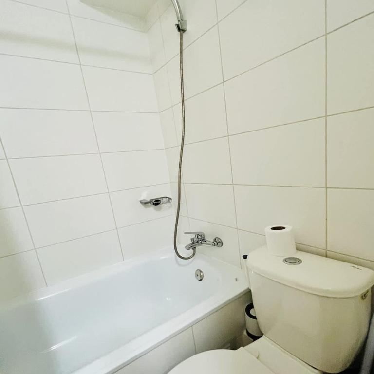 Apartment close to Barrio Italia Parking Wifi - Two-Bedroom Apartment - 25