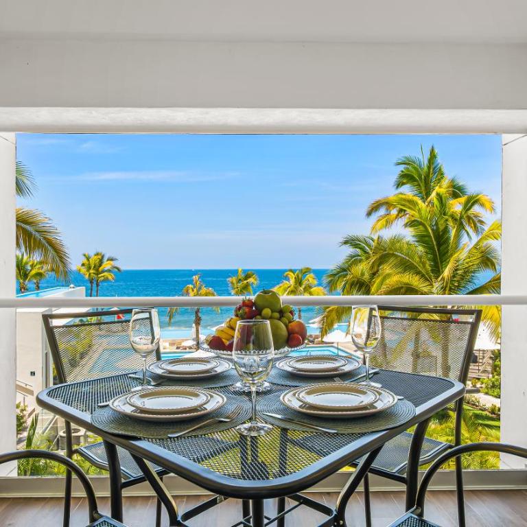 Gorgeous 1BR Condo with Pools & Sea Views - Apartment - 3