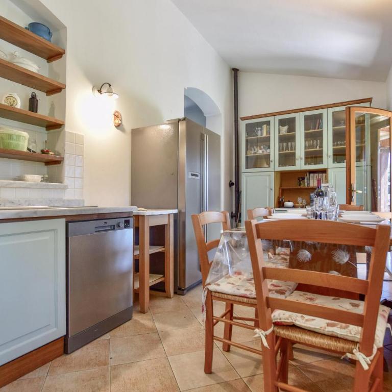 4 Bedroom Amazing Home In Pietrasanta - Four-Bedroom Vacation Home - 7