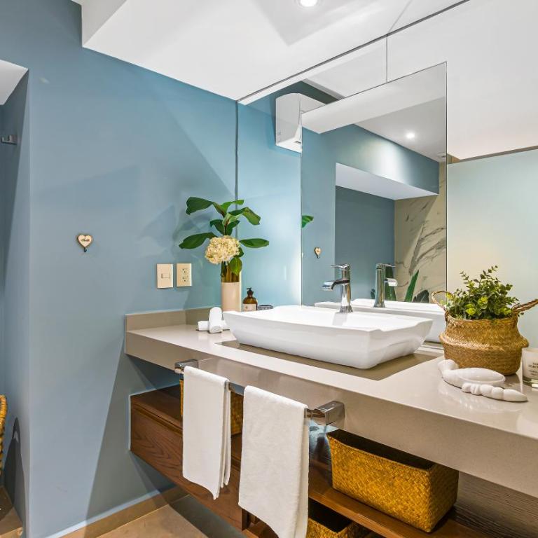 Gorgeous 1BR Condo with Pools & Sea Views - Apartment - 14