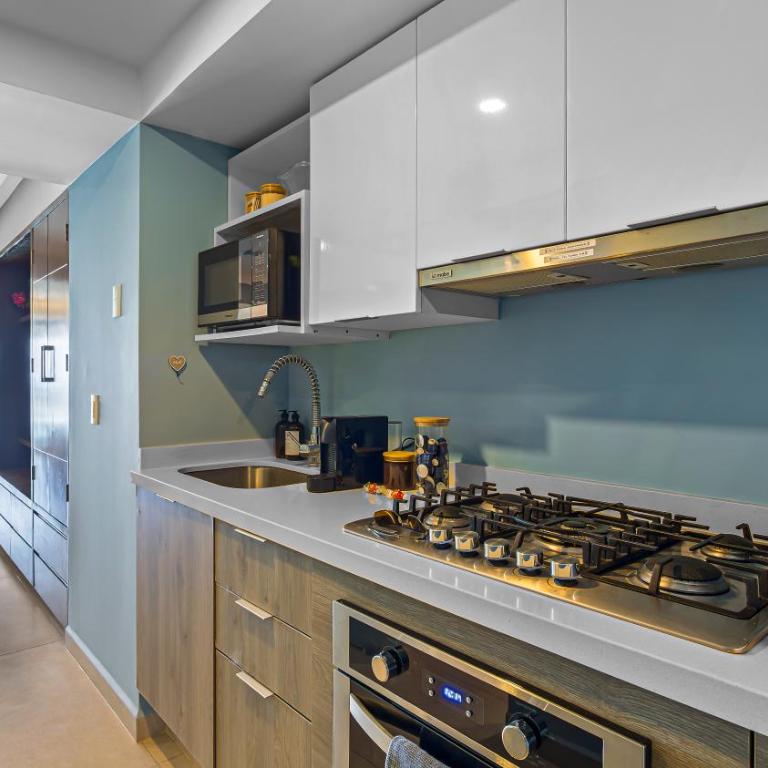 Gorgeous 1BR Condo with Pools & Sea Views - Apartment - 17