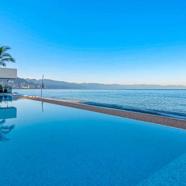 Gorgeous 1BR Condo with Pools & Sea Views - Apartment - 40
