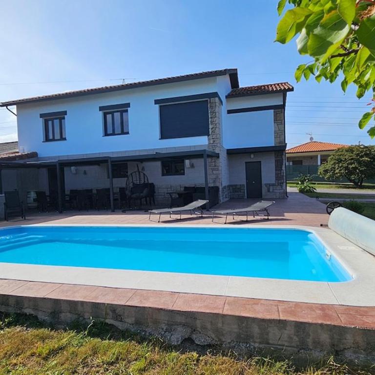 Villa de Lujo en Gijón, Piscina Climatizada, Bar - Villa - 25
