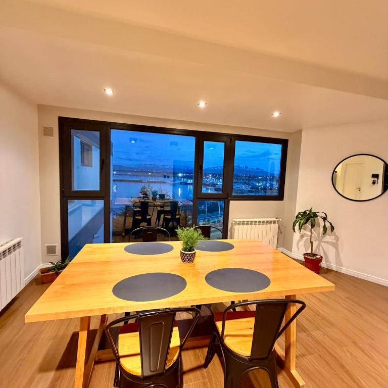 Costa Sur Apartments, Pleno Centro de Ushuaia - Two-Bedroom Apartment - 9